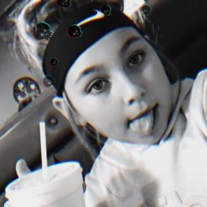 Meet your Posher, Laci